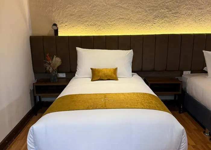 Casa Tiyay Hotel *